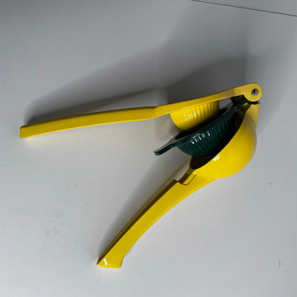Lemon Lime Dual Squeezer  Hand Juicer Easy Use Yellow/Green